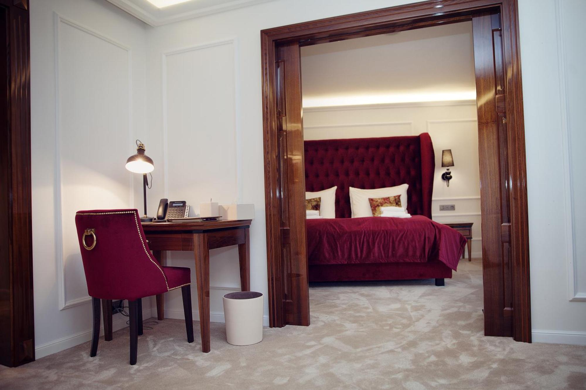 Hotel Zlaty Klucik - Golden Key With Luxury Spa Nitra Ngoại thất bức ảnh
