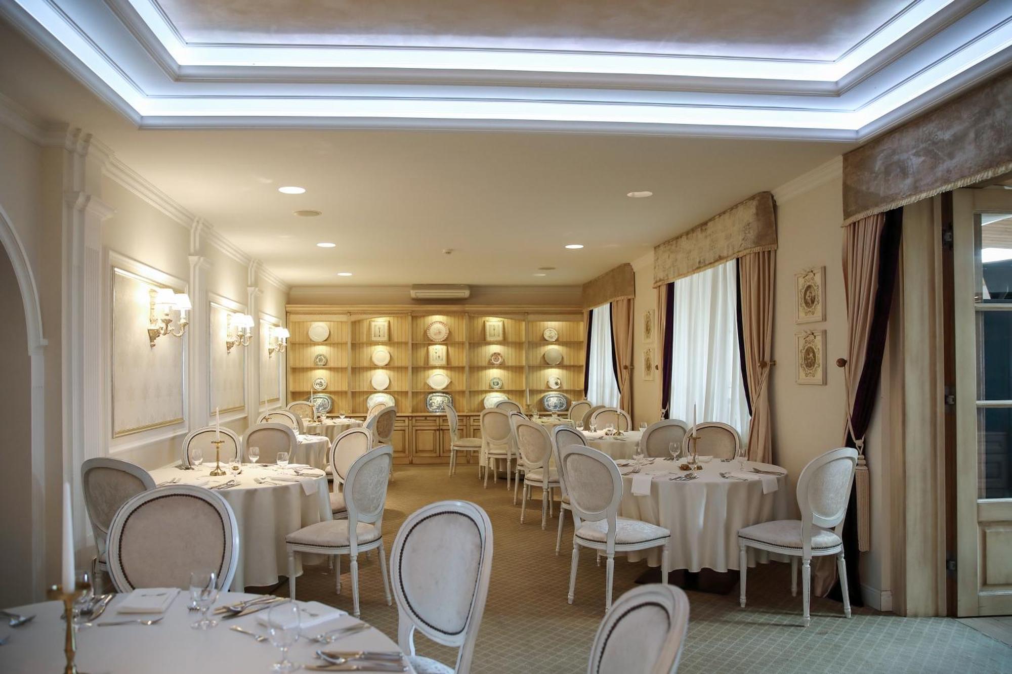 Hotel Zlaty Klucik - Golden Key With Luxury Spa Nitra Ngoại thất bức ảnh