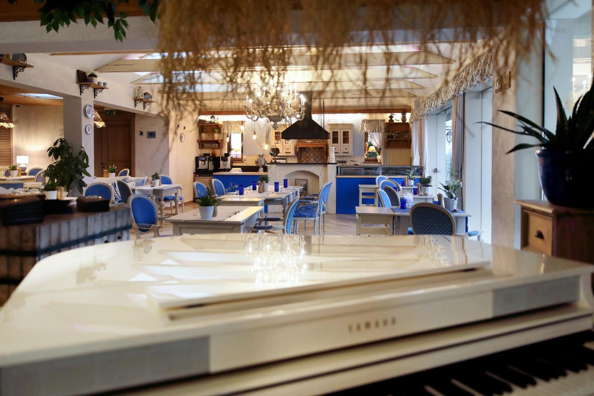 Hotel Zlaty Klucik - Golden Key With Luxury Spa Nitra Ngoại thất bức ảnh