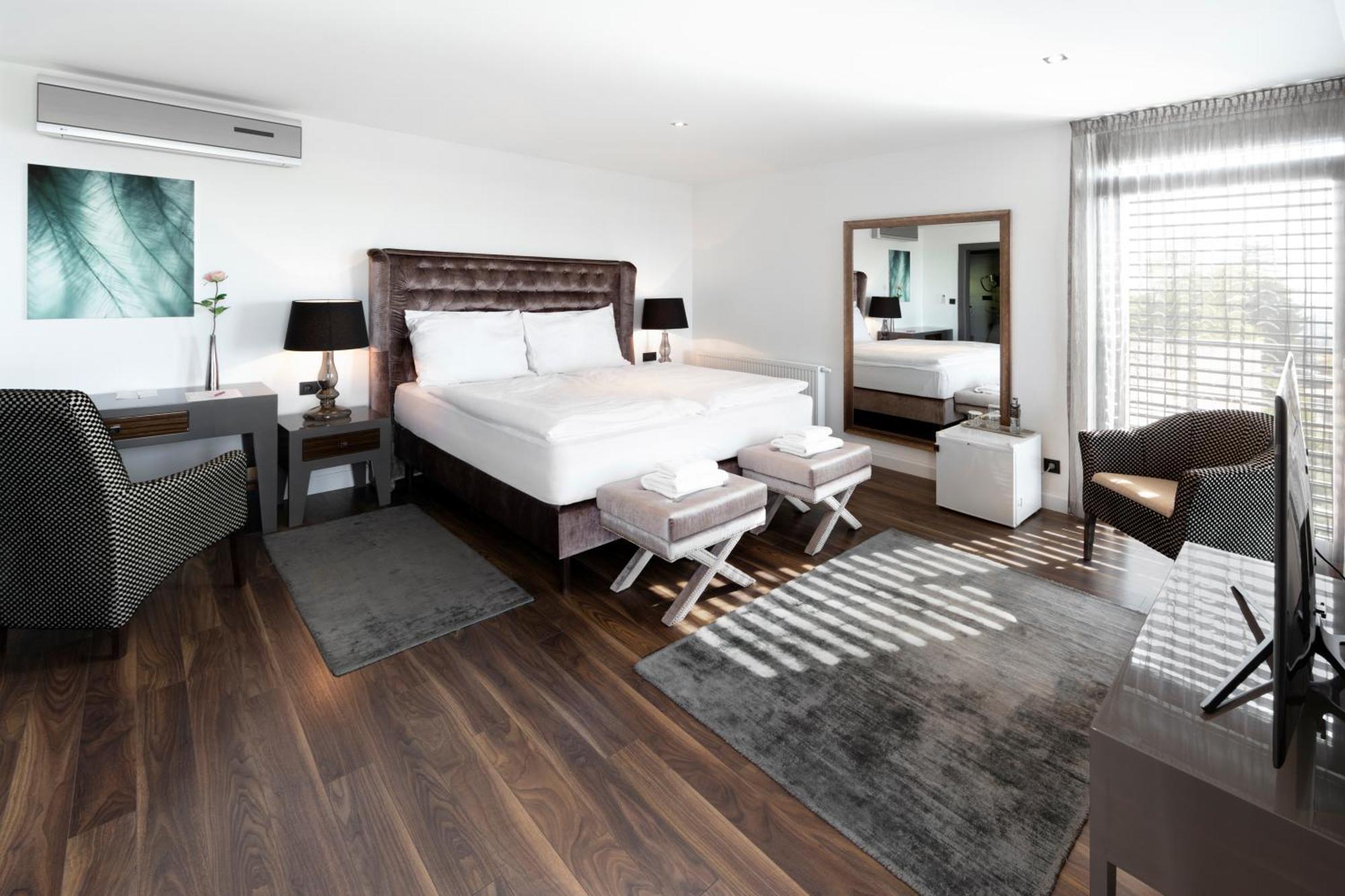 Hotel Zlaty Klucik - Golden Key With Luxury Spa Nitra Ngoại thất bức ảnh