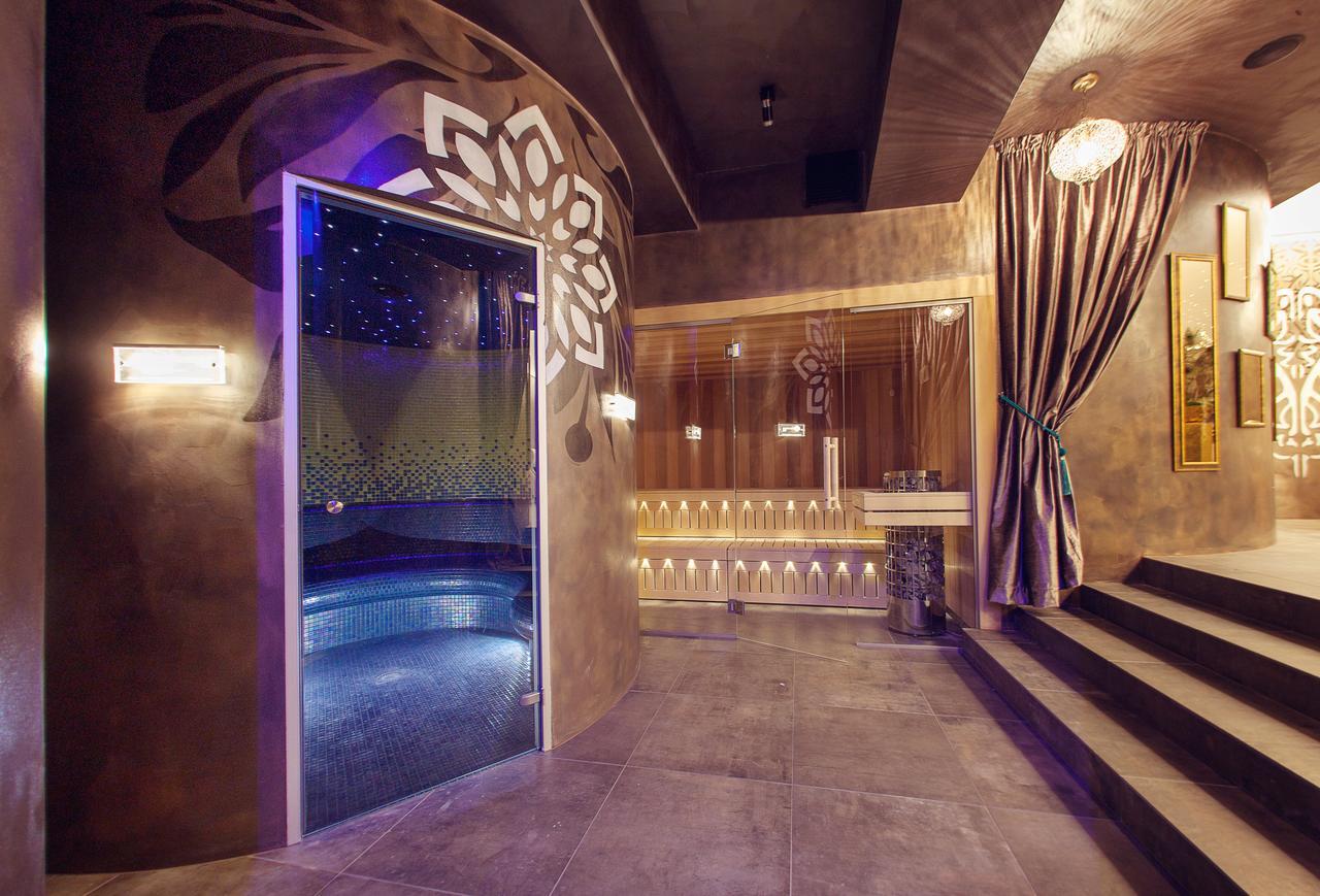 Hotel Zlaty Klucik - Golden Key With Luxury Spa Nitra Ngoại thất bức ảnh